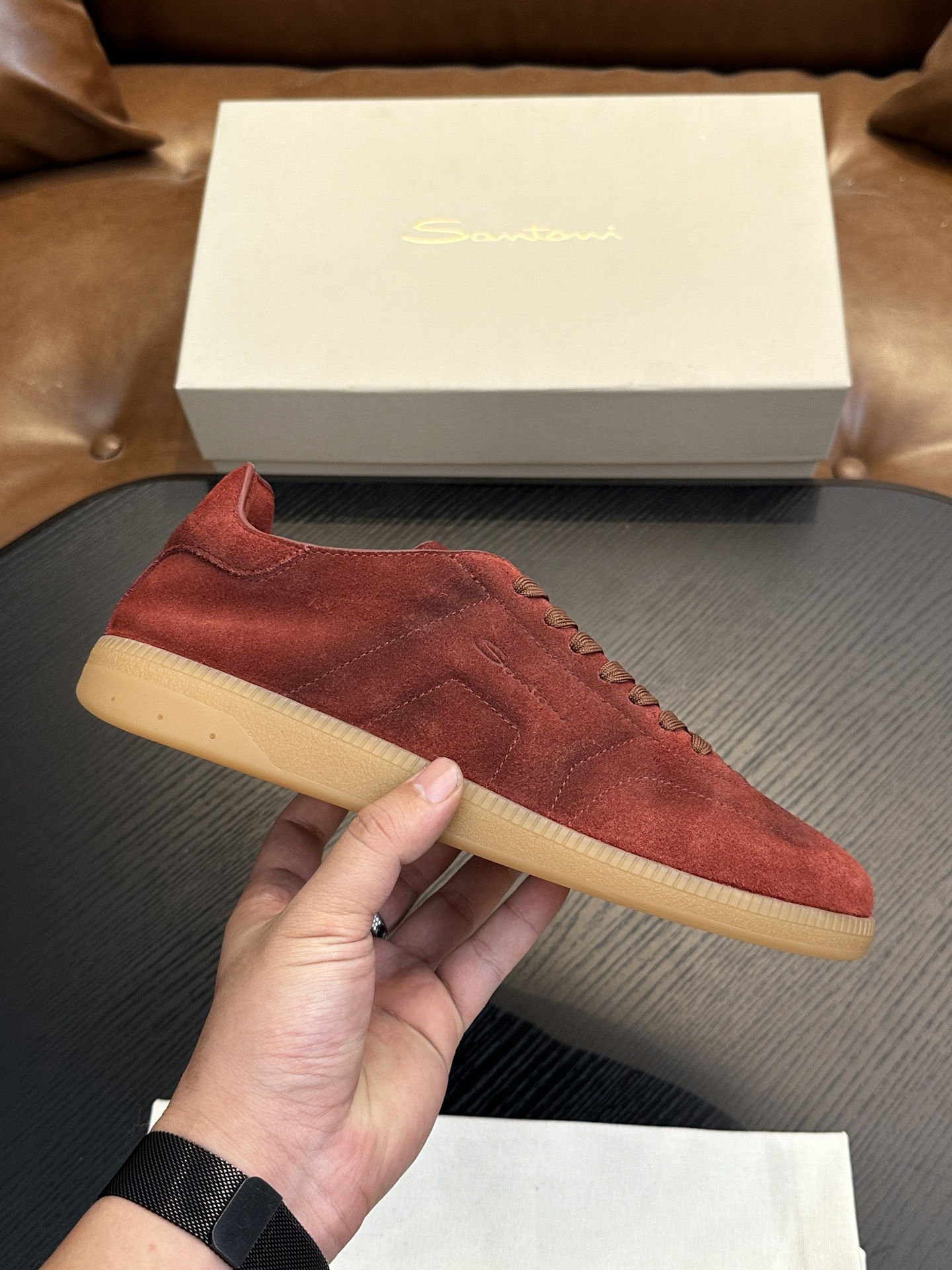 NO:341616,Santoni (Santoni) Italian men's casual shoes shipped!  Each pair of shoes from this Italian pure handmade shoe brand is simple and classic, and it is very comfortable and versatile on the feet!  This upper is made of imported canvas and has a high-end and comfortable cowhide inner lining!  The outsole is made of original rubber backsheet combination, with cowhide inner lining!  Brand-specific mold opening foot bed, exclusive private mold controllable! Original box packaging, equipped with shoe storage bag!  39 40 41 42 43 44 (38 45 46 customized), Santooni casual shoes, cowhide19860909Santoni(圣东尼）意大利男士休闲板鞋出货！这个意大利纯手工鞋履品牌的每一双鞋设计简洁经典,上脚非常舒适百搭！ 此款鞋面面料采用进囗帆布,高档舒适牛皮内里！大底采用原版橡胶底片组合成型,牛皮内里！品牌专用开模脚床,独家私模可控!原盒包装,配鞋履收纳袋！39 40 41 42 43 44（38 45 46定做）,圣东尼 休闲鞋,cowhide,Men's shoes