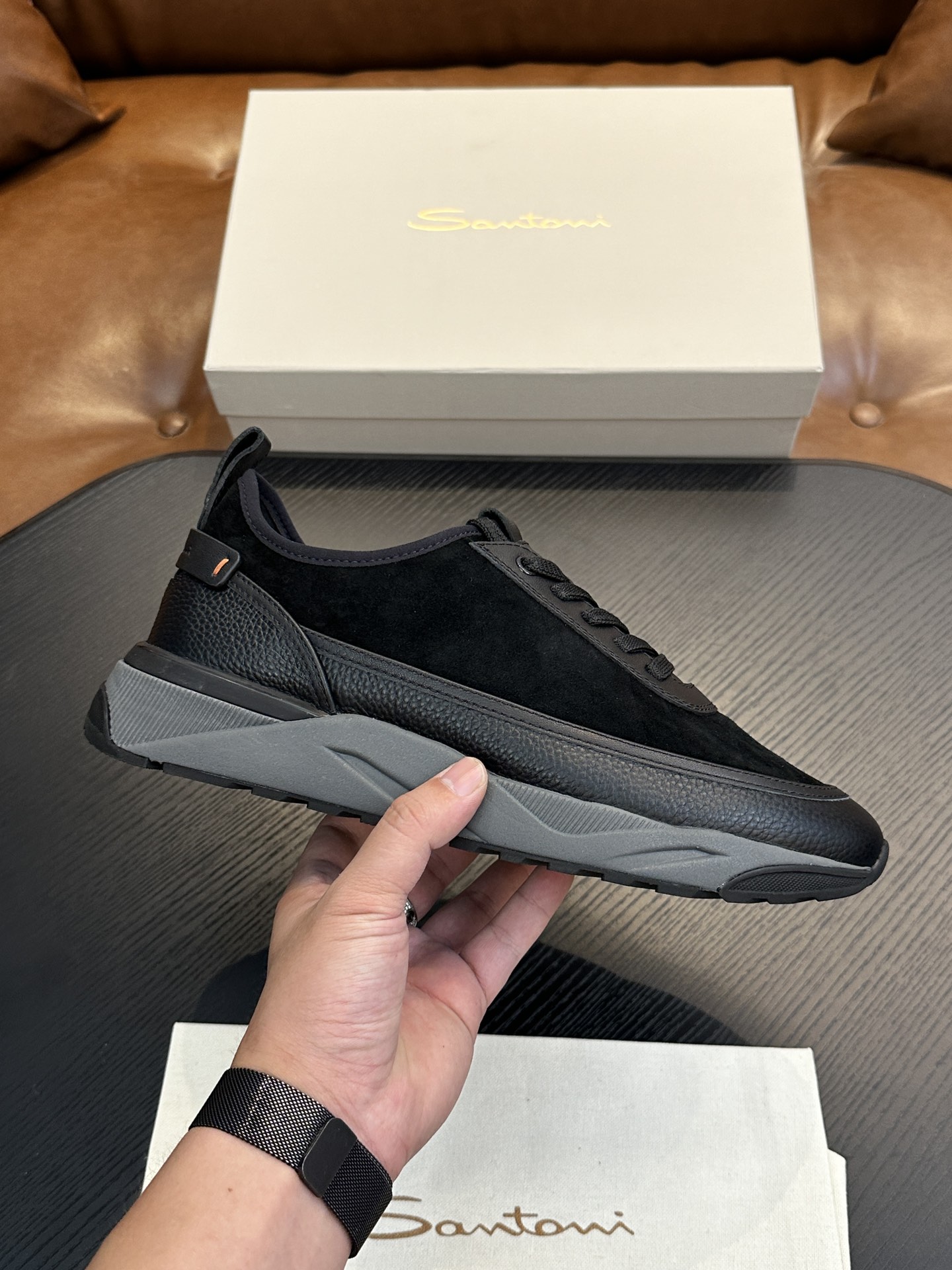 NO:223268,Brand Santoni original color matching Size 39-44 standard size Price Material Santoni Italian men's handmade calfskin casual shoes Pure handmade shoe brand, each pair of shoes is simple and classic, using 