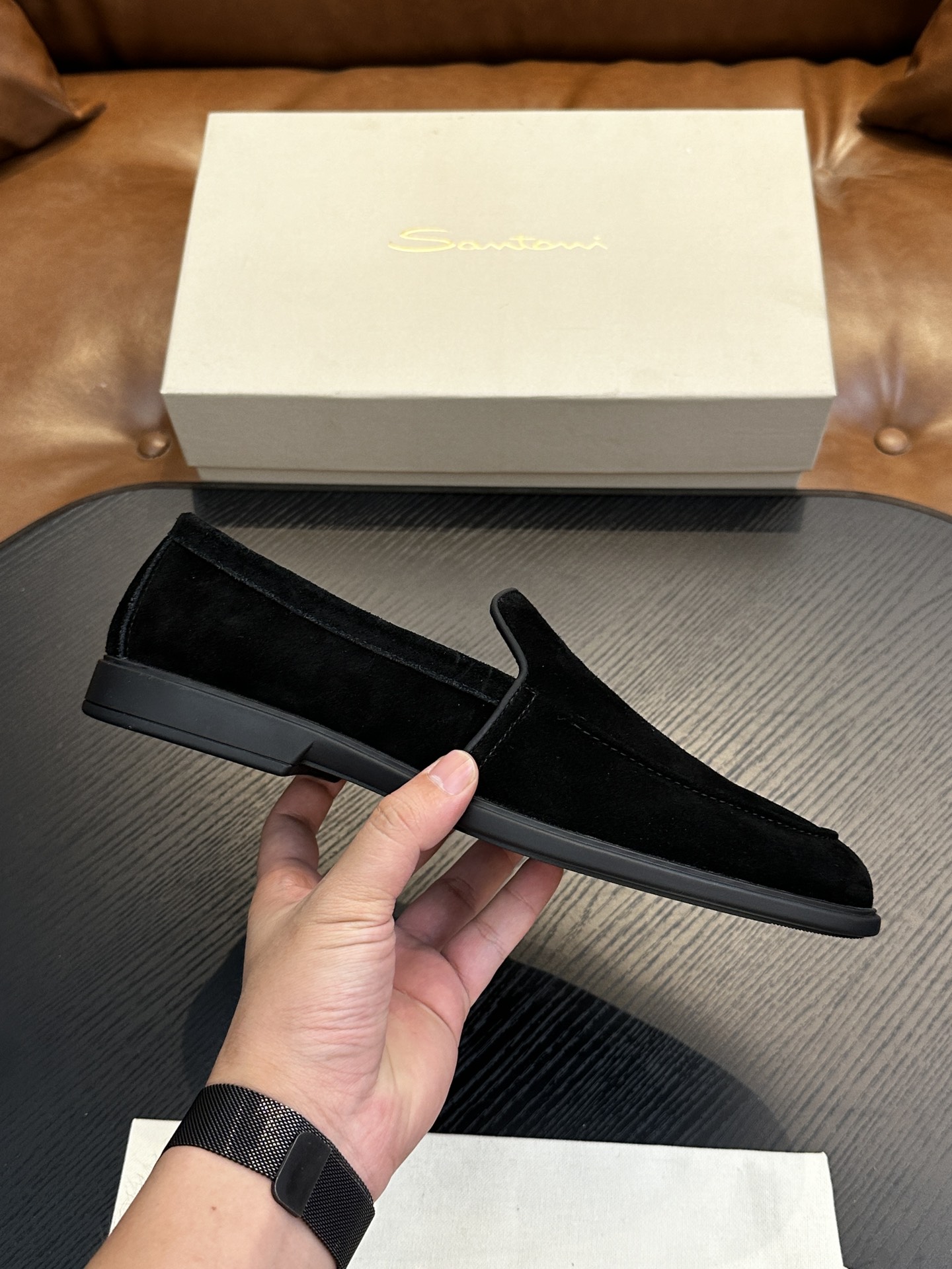 NO:279330,Santoni (Santoni) Italian men's casual shoes shipped!  Each pair of shoes from this Italian pure handmade shoe brand is simple and classic, and it is very comfortable and versatile on the feet!  This upper is made of imported canvas and has a high-end and comfortable cowhide inner lining!  The outsole is made of original rubber backsheet combination, with cowhide inner lining!  Brand-specific mold opening foot bed, exclusive private mold controllable! Original box packaging, equipped with shoe storage bag!  39 40 41 42 43 44 (38 45 46 customized), cowhide19860909Santoni(圣东尼）意大利男士休闲板鞋出货！这个意大利纯手工鞋履品牌的每一双鞋设计简洁经典,上脚非常舒适百搭！ 此款鞋面面料采用进囗帆布,高档舒适牛皮内里！大底采用原版橡胶底片组合成型,牛皮内里！品牌专用开模脚床,独家私模可控!原盒包装,配鞋履收纳袋！39 40 41 42 43 44（38 45 46定做）,,cowhide,Men's shoes