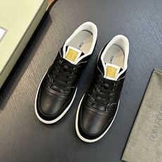TOM FORD Cambridge 牛皮低帮运动鞋 本款运动鞋采用进口小牛皮、对比边饰、绑带、圆头、橡胶平底、鞋垫饰有 TOM FORD Cambridge 牛皮低帮运动鞋 本款运动鞋采用进口小牛皮、对比边饰、绑带、圆头、橡胶平底、鞋垫饰有
