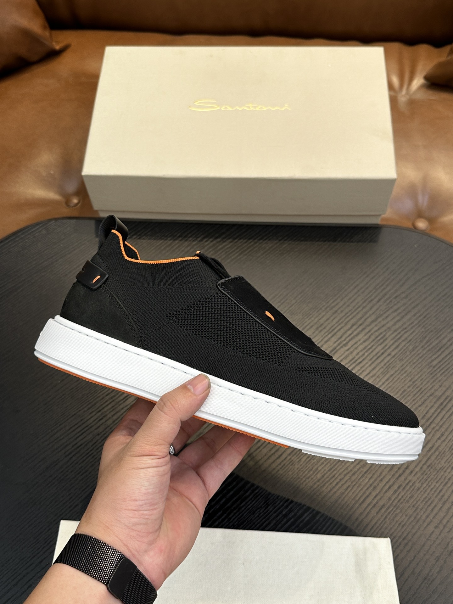 NO:223028,Brand Santoni original color matching Size 39-44 standard size Price Material Santoni Italian men's handmade calfskin casual shoes Pure handmade shoe brand, each pair of shoes is simple and classic, using 