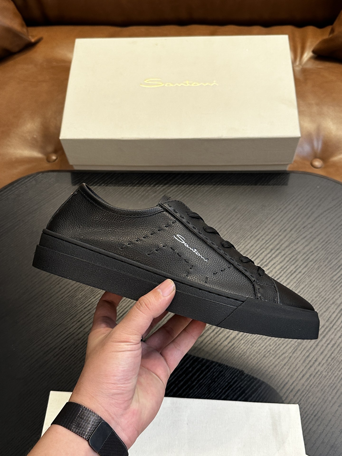 NO:223354,Brand Santoni original color matching Size 39-44 Custom made 38.45.46 Price Material Santoni Italian men's handmade calfskin casual shoes Pure handmade shoe brand, each pair of shoes is simple and classic, using 