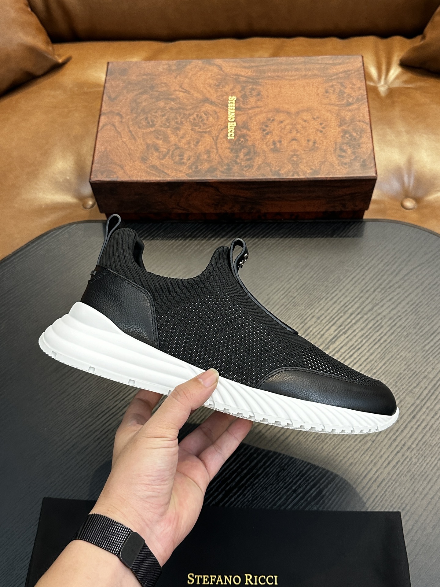 NO:604060,Stefano Ricci Stefano Ricci is a high-end luxury brand, men's casual sports shoes, original cowhide, high-end and delicate texture, full calfskin fabric inside, soft against the skin, simple but not simple, full of retro feel, you will like it more and more!  39-44,Stephen-casual shoes,sneakers,cowhide19860909Stefano Ricci 史蒂芬高端奢侈品牌,男士休闲运动鞋,原版牛皮,质感高端细腻,内里全小牛皮面料,贴肤柔软,简约不简单,复古感十足,越穿越喜欢！39-44,史蒂芬-休闲鞋,sneakers,cowhide,Men's shoes