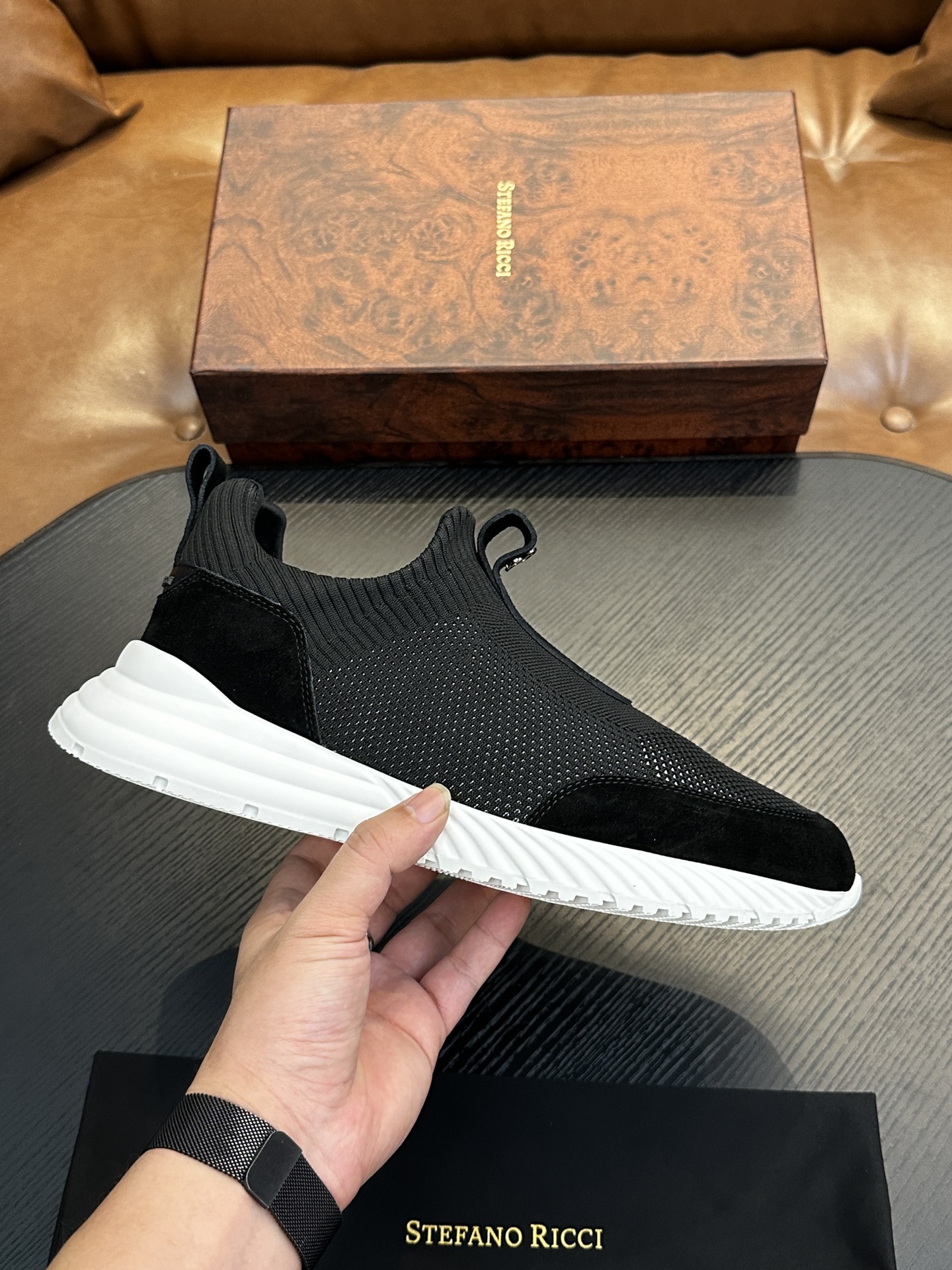 NO:283072,Stefano Ricci Stephen's high-end luxury brand, men's casual sneakers, original cowhide, high-end and delicate texture, full calfskin fabric inside, soft skin, simple and not simple, full of retro feel, I like it more and more time!  39-44,,sneakers,cowhide19860909Stefano Ricci 史蒂芬高端奢侈品牌,男士休闲运动鞋,原版牛皮,质感高端细腻,内里全小牛皮面料,贴肤柔软,简约不简单,复古感十足,越穿越喜欢！39-44,,sneakers,cowhide,Men's shoes