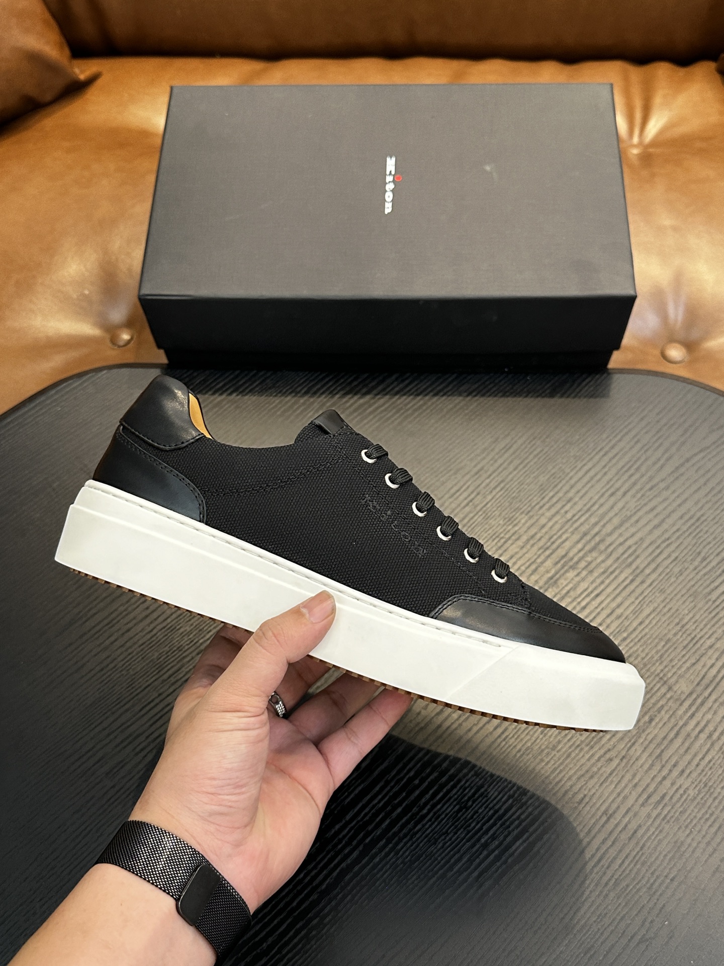 NO:339116,Kiton high-end luxury products, men's calf leather fabric sneakers, upper is made of calf leather, made of integrated molding, comfortable and breathable, the tongue Kiton micro-label, original outsole 1:1, providing a comfortable foot feeling!  Size39-44 (38 45 46 47 customized), Kiton casual shoes, sneakers, cowhide19860909Kiton高端奢品,男士小牛皮面料运动鞋,鞋面由小牛皮制成,一体成型工艺制作,舒适透气,鞋舌Kiton微标,原版大底1:1,提供舒适脚感！ Size39-44（38 45 46 47定做）,Kiton 休闲鞋,sneakers,cowhide,Men's shoes