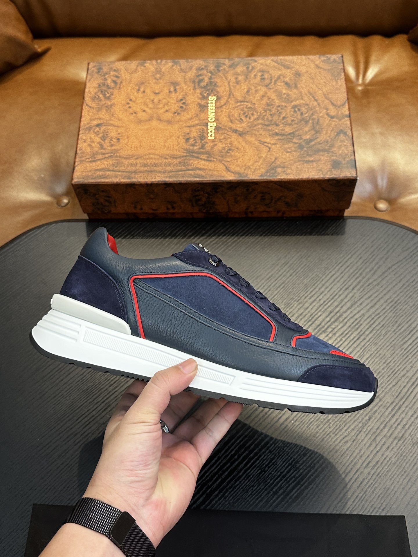 NO:339995,Stefano Ricci Stephen's high-end luxury brand, men's casual sneakers, original cowhide, high-end and delicate texture, full calfskin fabric inside, soft skin, simple and not simple, full of retro feel, I like it more and more time!  39-44, Stephen - casual shoes, sneakers, cowhide19860909Stefano Ricci 史蒂芬高端奢侈品牌,男士休闲运动鞋,原版牛皮,质感高端细腻,内里全小牛皮面料,贴肤柔软,简约不简单,复古感十足,越穿越喜欢！39-44,史蒂芬-休闲鞋,sneakers,cowhide,Men's shoes
