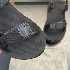 🌾Tom Ford EVA发泡厚底人字拖鞋来袭!不得不说男士拖鞋PA真的有用心去做,实物质感超级赞,低调奢华、有内涵的人 🌾Tom Ford EVA发泡厚底人字拖鞋来袭!不得不说男士拖鞋PA真的有用心去做,实物质感超级赞,低调奢华、有内涵的人
