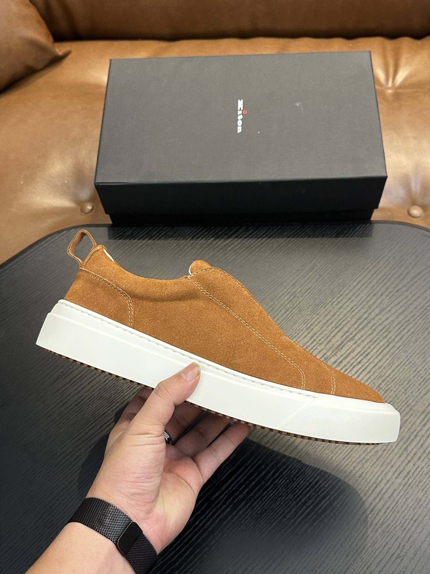 NO:339540,Kiton high-end luxury products, men's calf leather fabric sneakers, upper is made of calf leather, made of integrated molding, comfortable and breathable, the tongue Kiton micro-label, original outsole 1:1, providing a comfortable foot feeling!  Size39-44 (38 45 46 47 customized), Kiton casual shoes, sneakers, cowhide19860909Kiton高端奢品,男士小牛皮面料运动鞋,鞋面由小牛皮制成,一体成型工艺制作,舒适透气,鞋舌Kiton微标,原版大底1:1,提供舒适脚感！ Size39-44（38 45 46 47定做）,Kiton 休闲鞋,sneakers,cowhide,Men's shoes