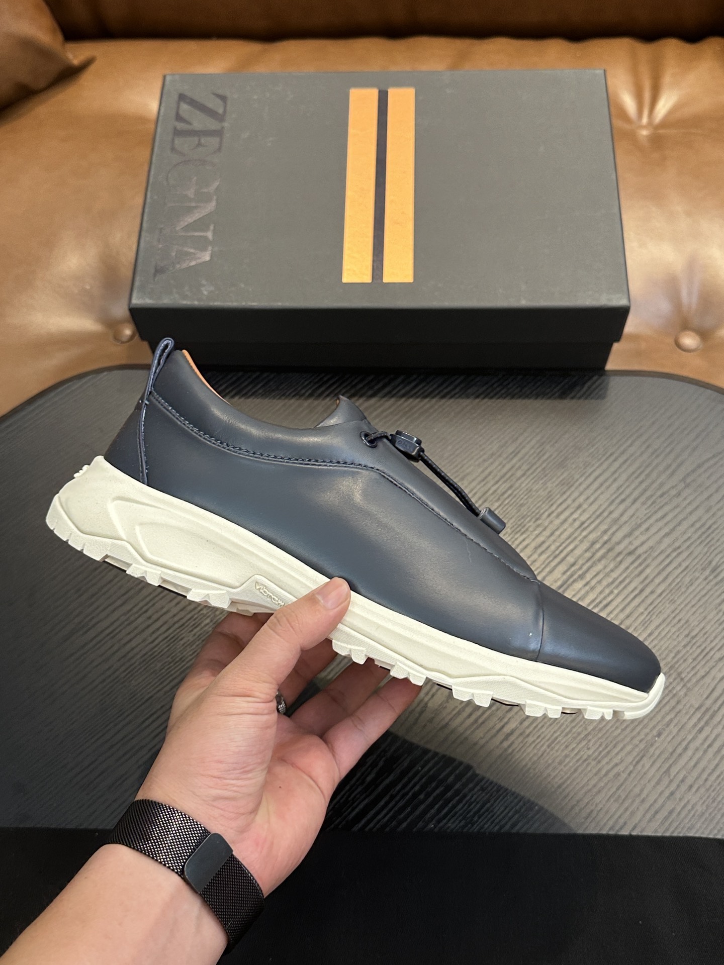 NO:341306,The new series of ZEGNA men's suede Triple StitchMonte luxury casual shoes The latest catwalk official website synchronizes PRODUCT INFORMATIONMONTE (MN·TE) means 