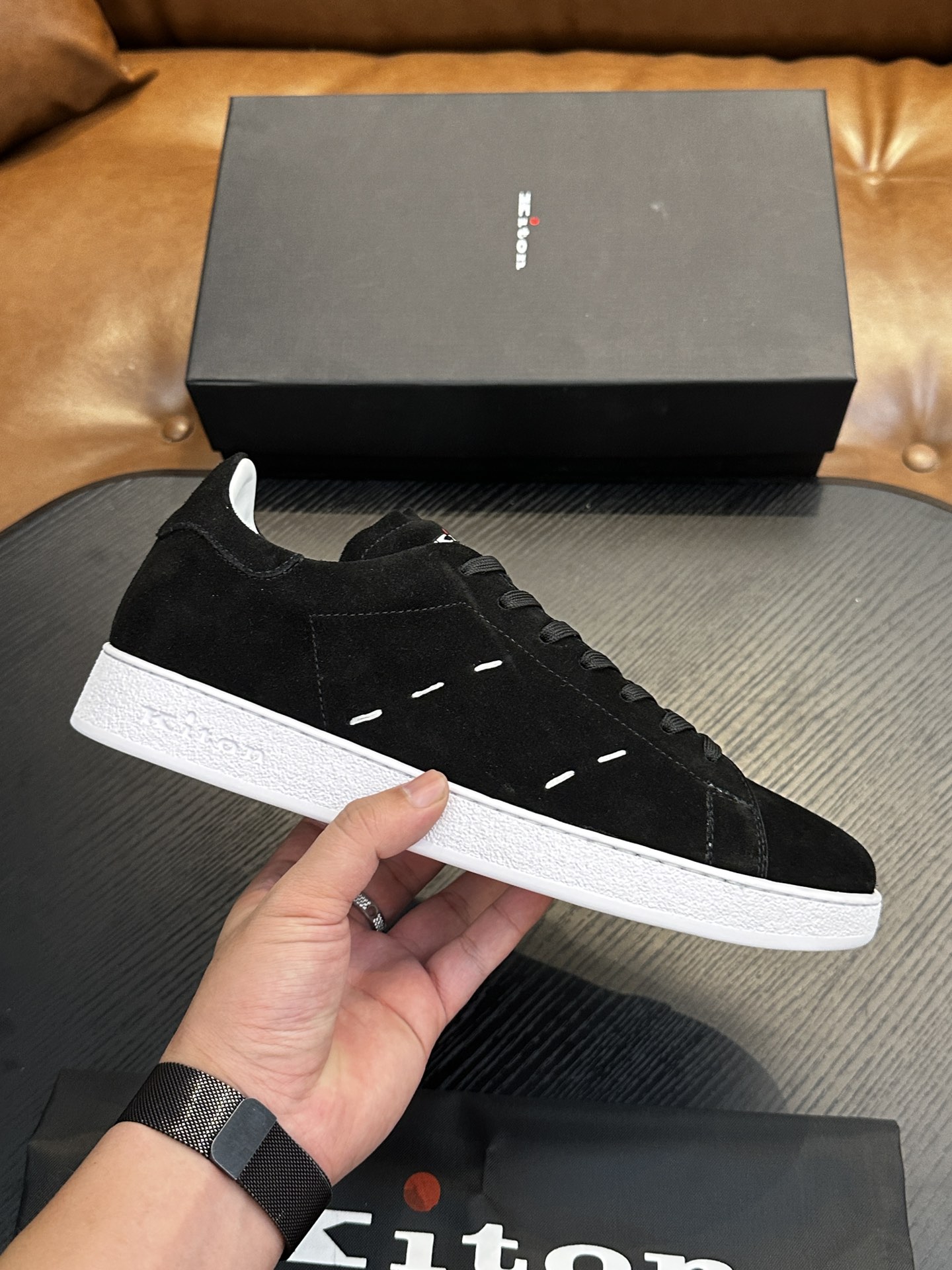 NO:341137,Kiton high-end luxury products, men's calf leather fabric sneakers, upper is made of calf leather, made of integrated molding, comfortable and breathable, the tongue Kiton micro-label, original outsole 1:1, providing a comfortable foot feeling!  Size39-44 (38 45 46 47 customized), Kiton casual shoes, sneakers, cowhide19860909Kiton高端奢品,男士小牛皮面料运动鞋,鞋面由小牛皮制成,一体成型工艺制作,舒适透气,鞋舌Kiton微标,原版大底1:1,提供舒适脚感！ Size39-44（38 45 46 47定做）,Kiton 休闲鞋,sneakers,cowhide,Men's shoes