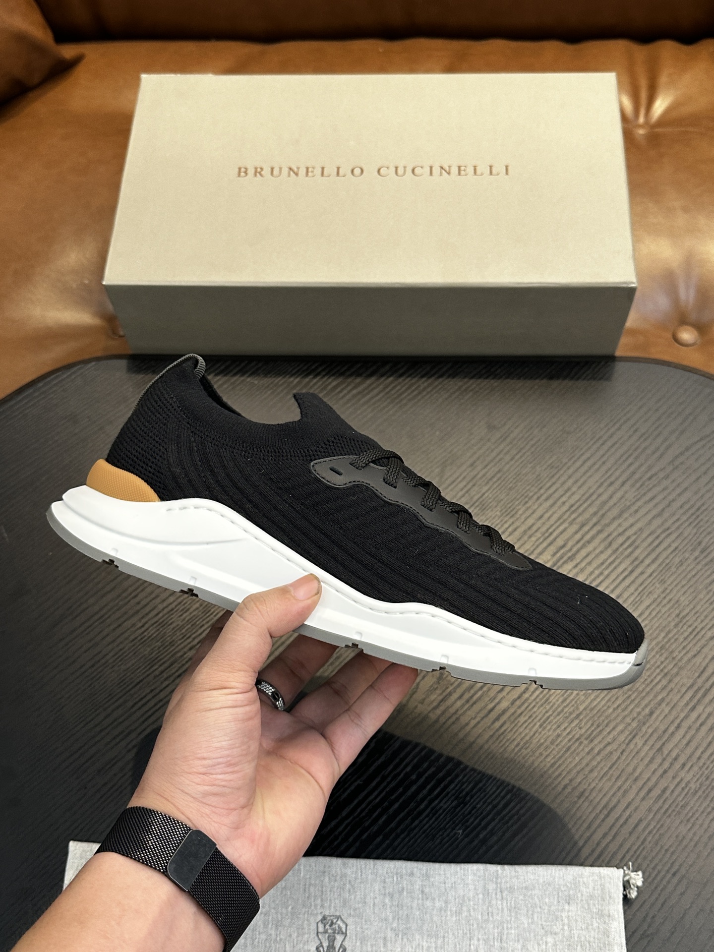 NO:341461,Brunello Cucinelli BC knitted sneakers｜All cotton knitted upper interprets classic styles in a modern way｜White white benzene dyed calfskin｜0.5mm round punching design Breathable and not stuffy｜Exclusive mold opening TPU outsole｜Shoe box adopts original drawer shoe box with shoe storage bag Size39-44 (customized by 38.45.46), BC casual shoes, brunello cucinelli, sneakers, cowhide19860909Brunello Cucinelli BC针织运动鞋｜全棉针织鞋面以现代方式诠释经典款式｜内里本白色苯染专用小牛皮｜0.5mm圆形冲孔设计 透气不闷脚｜独家开模TPU大底｜鞋盒采用原版抽屉式鞋盒配鞋履收纳袋 Size39-44（38.45.46定做),BC休闲鞋,brunello cucinelli,sneakers,cowhide,Men's shoes