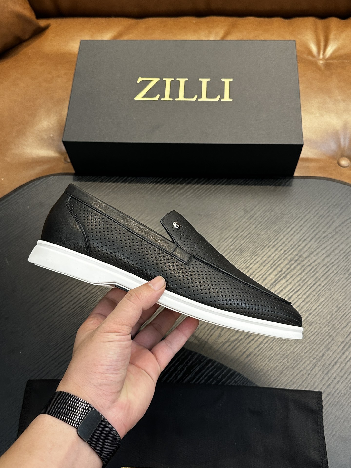 NO:348429,Zilli Italian men's handmade calfskin shoes shipped!  Each pair of shoes from this Italian pure handmade shoe brand is simple and classic, and it is very comfortable and versatile on the feet!  It is not accurate to describe the Italian shoe brand zilli as a 