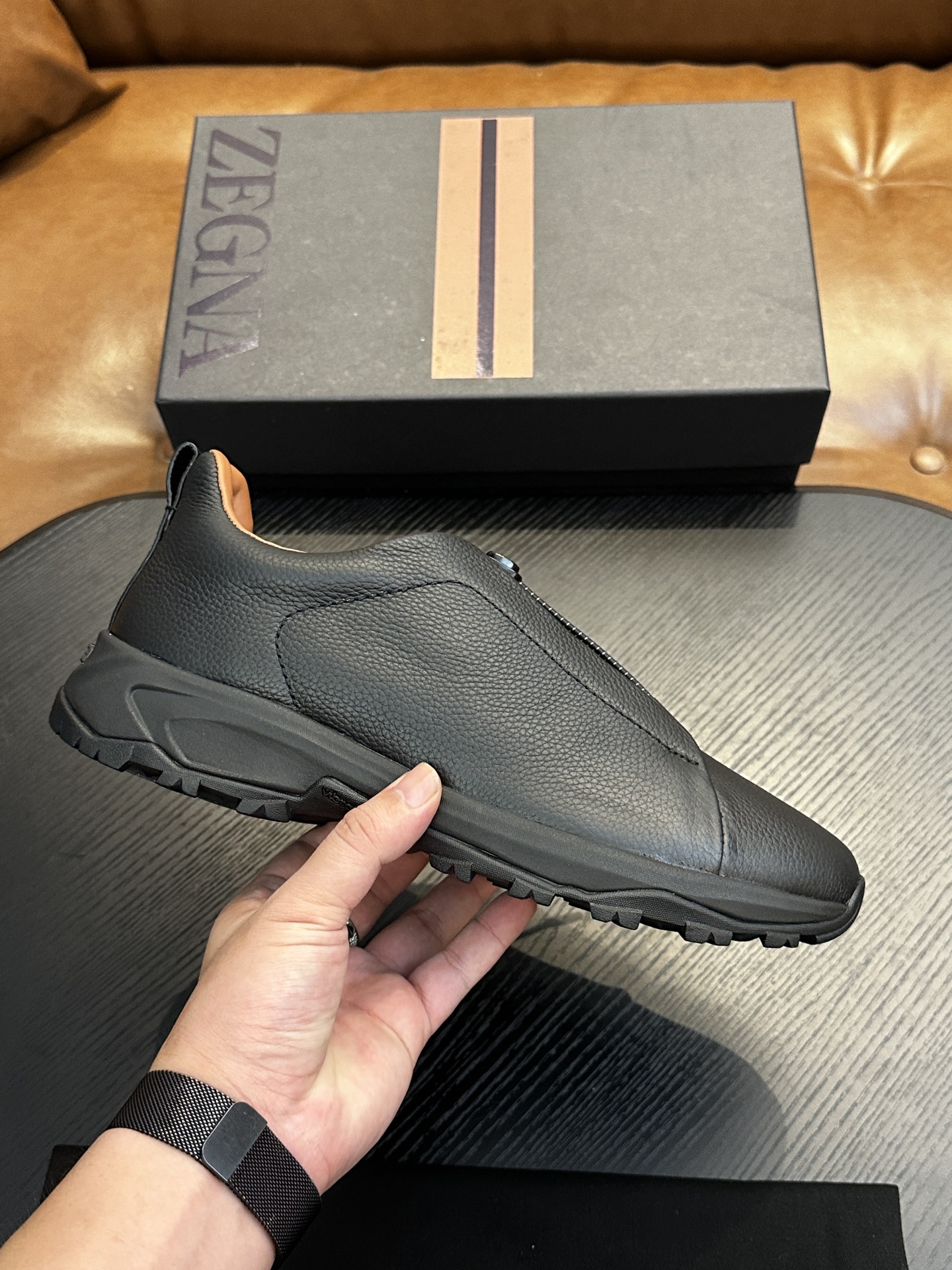 NO:340534,The new series of ZEGNA men's suede Triple StitchMonte luxury casual shoes The latest catwalk official website synchronizes PRODUCT INFORMATIONMONTE (MN·TE) means 