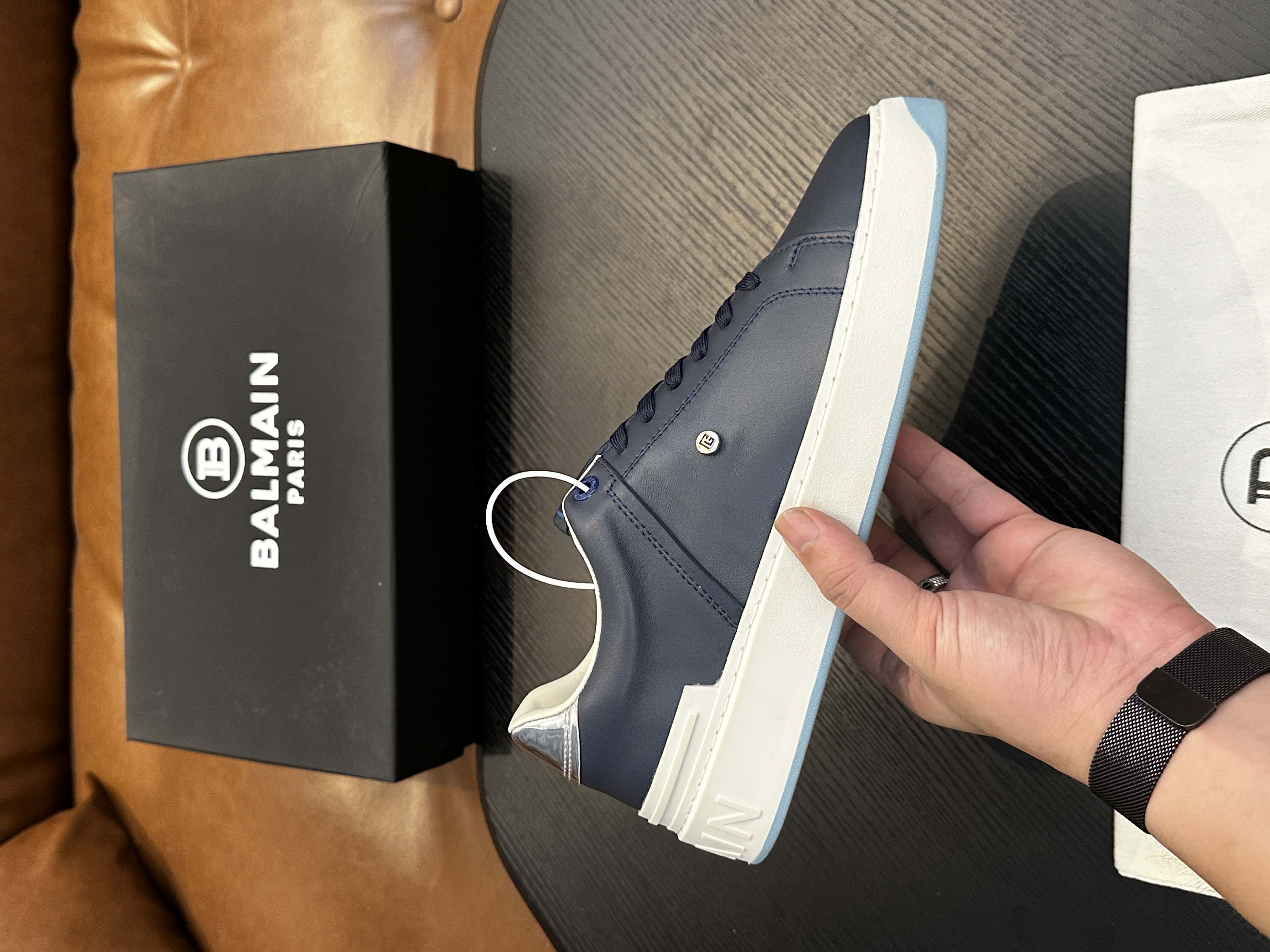 NO:341541,BALMAIN B-Skate sneakers B-Skate multi-material spliced ​​contrasting sneakers, upper is decorated with black laces, leather spliced ​​tongue embellished with Balmain logo, TPU sole is decorated with the same color Balmain logo. Size 39-44, 38, 45, 46, 47 can be determined, Balmain, balmain, balmain, sneakers19860909BALMAIN巴尔曼B-Skate运动鞋 B-Skate 多材质拼接撞色运动鞋 ,鞋面饰有黑色鞋带,皮革拼接鞋舌点缀 Balmain 徽标, TPU 鞋底饰有同色系 Balmain 徽标. 码数39-44,38、45、46、47可定,巴尔曼,balmain,balmain,sneakers,Men's shoes