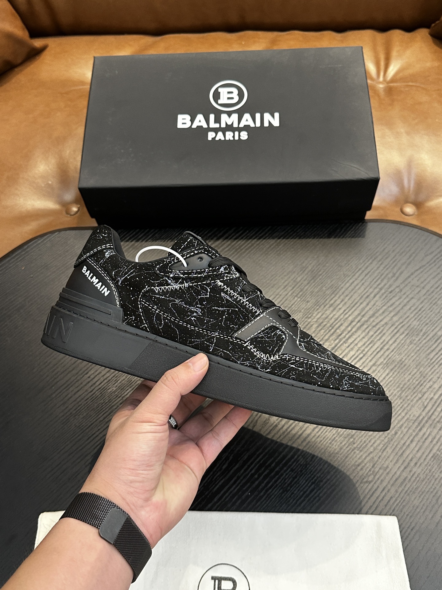 NO:341165,BALMAIN B-Skate sneakers B-Skate multi-material spliced ​​contrasting sneakers, upper is decorated with black laces, leather spliced ​​tongue embellished with Balmain logo, TPU sole is decorated with the same color Balmain logo. Size 39-44, 38, 45, 46, 47 can be determined, Balmain, balmain, balmain, sneakers19860909BALMAIN巴尔曼B-Skate运动鞋 B-Skate 多材质拼接撞色运动鞋 ,鞋面饰有黑色鞋带,皮革拼接鞋舌点缀 Balmain 徽标, TPU 鞋底饰有同色系 Balmain 徽标. 码数39-44,38、45、46、47可定,巴尔曼,balmain,balmain,sneakers,Men's shoes