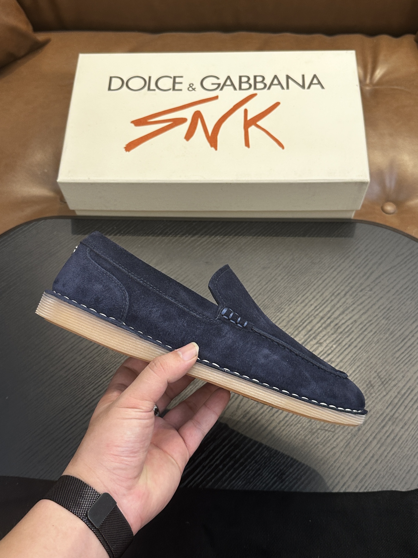 NO:341618,Dolce & Gabbana New Florio series soft suede moccasin shoes | Made of high mercerized cowhide | Classic and fashionable style | Personalized DG logo | Upper outsole inner foot pad integrated reverse line production | Complex process | Market random comparison Size39-44 (customized by 38.45.46), DG casual shoes, Dolce & Gabbana, Dolce & Gabbana, cowhide19860909Dolce&Gabbana杜嘉班纳 New Florio 系列软质绒面革莫卡辛鞋｜采用高丝光牛皮制作｜风格经典时尚｜点缀个性化 DG 徽标｜鞋面大底内里垫脚一体反车线制作｜工艺复杂｜市场随意对比 Size39-44（38.45.46定做）,DG休闲鞋,Dolce&Gabbana,Dolce&Gabbana,cowhide,Men's shoes