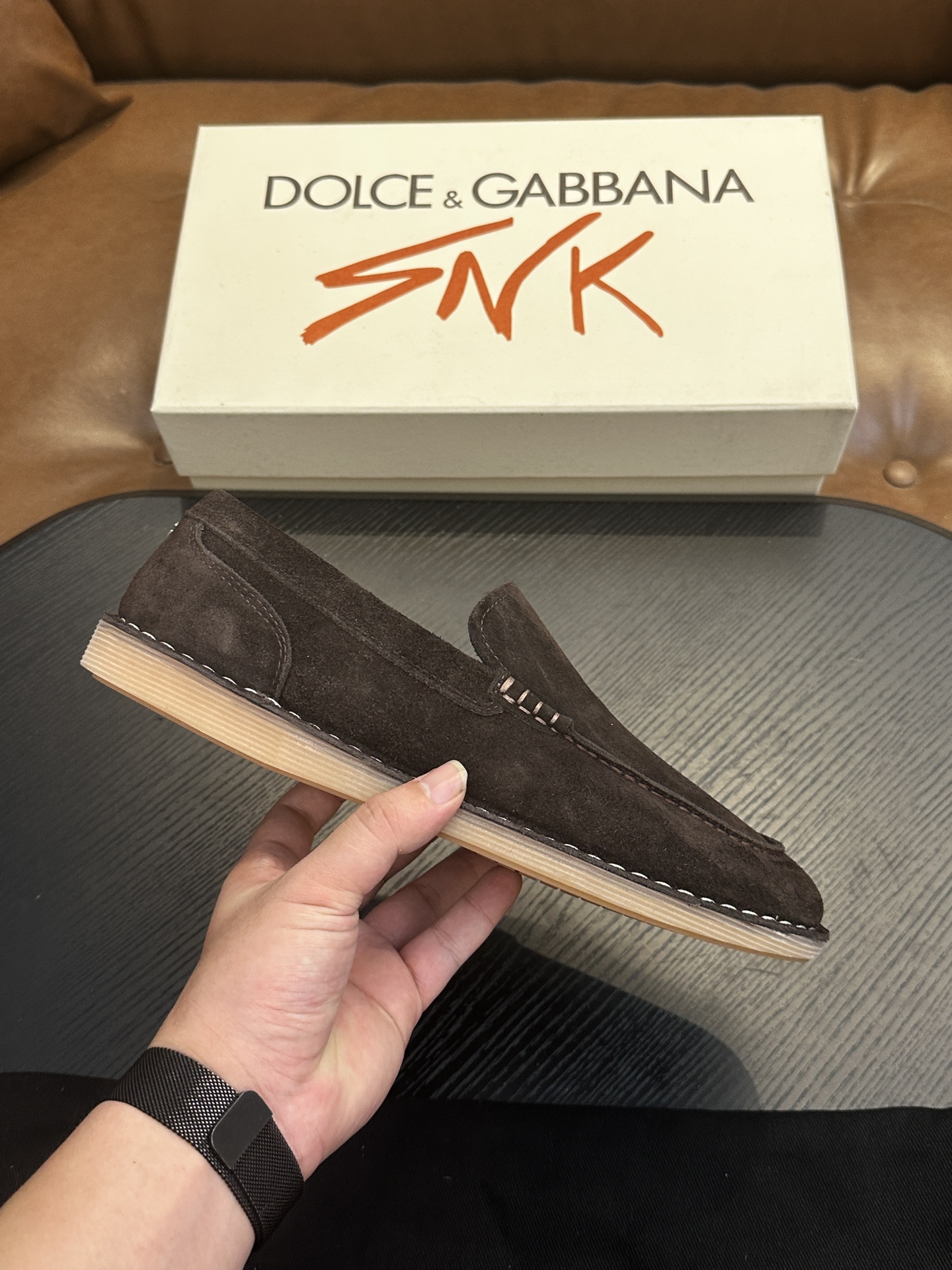 NO:350081,Dolce & Gabbana New Florio series soft suede moccasin shoes | Made of high mercerized cowhide | Classic and fashionable style | Personalized DG logo | Upper outsole inner lining foot pad integrated reverse line production | Complex process | Market random comparison Size39-44 (customized for 38.45.46), Dolce & Gabbana, Dolce & Gabbana, cowhide19860909Dolce&Gabbana杜嘉班纳 New Florio 系列软质绒面革莫卡辛鞋｜采用高丝光牛皮制作｜风格经典时尚｜点缀个性化 DG 徽标｜鞋面大底内里垫脚一体反车线制作｜工艺复杂｜市场随意对比 Size39-44（38.45.46定做）,,Dolce&Gabbana,Dolce&Gabbana,cowhide,Men's shoes