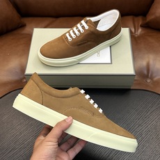 TOM FORD Cambridge 牛皮低帮运动鞋 本款运动鞋采用进口反绒小牛皮、对比边饰、圆头、正面系带、橡胶平底、 TOM FORD Cambridge 牛皮低帮运动鞋 本款运动鞋采用进口反绒小牛皮、对比边饰、圆头、正面系带、橡胶平底、