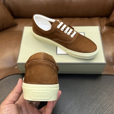 TOM FORD Cambridge 牛皮低帮运动鞋 本款运动鞋采用进口反绒小牛皮、对比边饰、圆头、正面系带、橡胶平底、 TOM FORD Cambridge 牛皮低帮运动鞋 本款运动鞋采用进口反绒小牛皮、对比边饰、圆头、正面系带、橡胶平底、