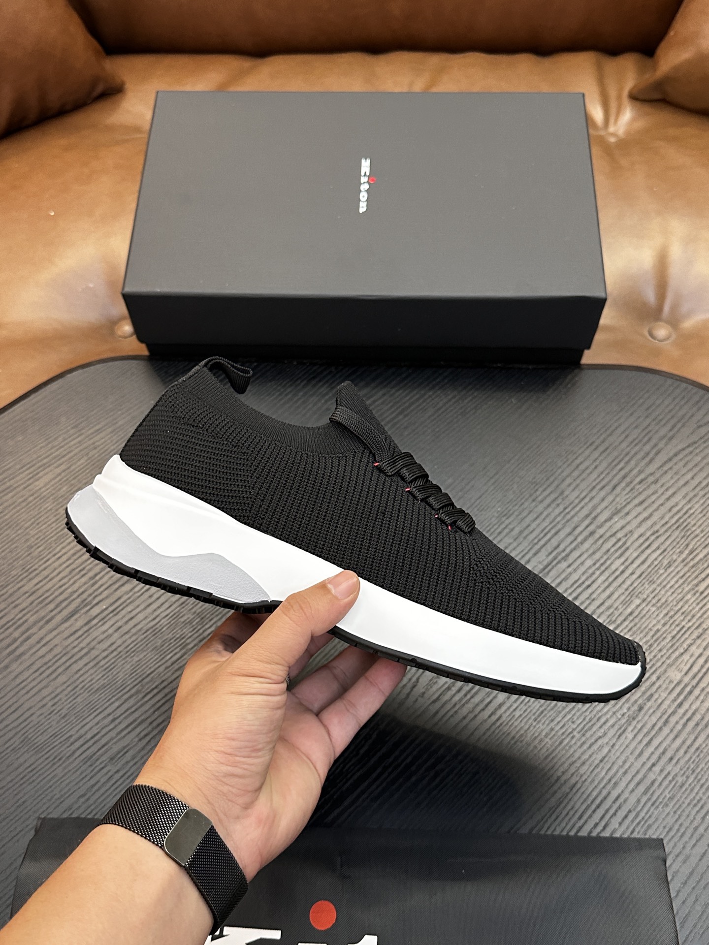 NO:889120,Kiton high-end luxury product, men's knitted fabric sneakers, the upper is made of knitted fabric, made with one-piece molding process, comfortable and breathable, the tongue is embroidered with Kiton micro logo, and the original outsole is 1:1, providing a comfortable foot feel!  Size39-44 (38 45 46 47 customized),,sneakers19860909Kiton高端奢品,男士针织面料运动鞋,鞋面由针织面料制成,一体成型工艺制作,舒适透气,鞋舌刺绣Kiton微标,原版大底1:1,提供舒适脚感！ Size39-44（38 45 46 47定做）,,sneakers,Men's shoes