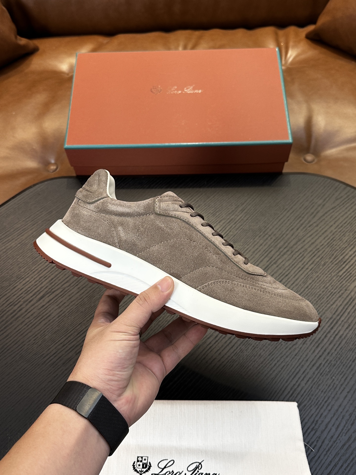 Loro Piana(诺悠翩雅)官网同款运动鞋｜一比一原版开模↔采用鞋面采用独特高丝光牛料制作工艺↔牛皮内里｜全方位一比