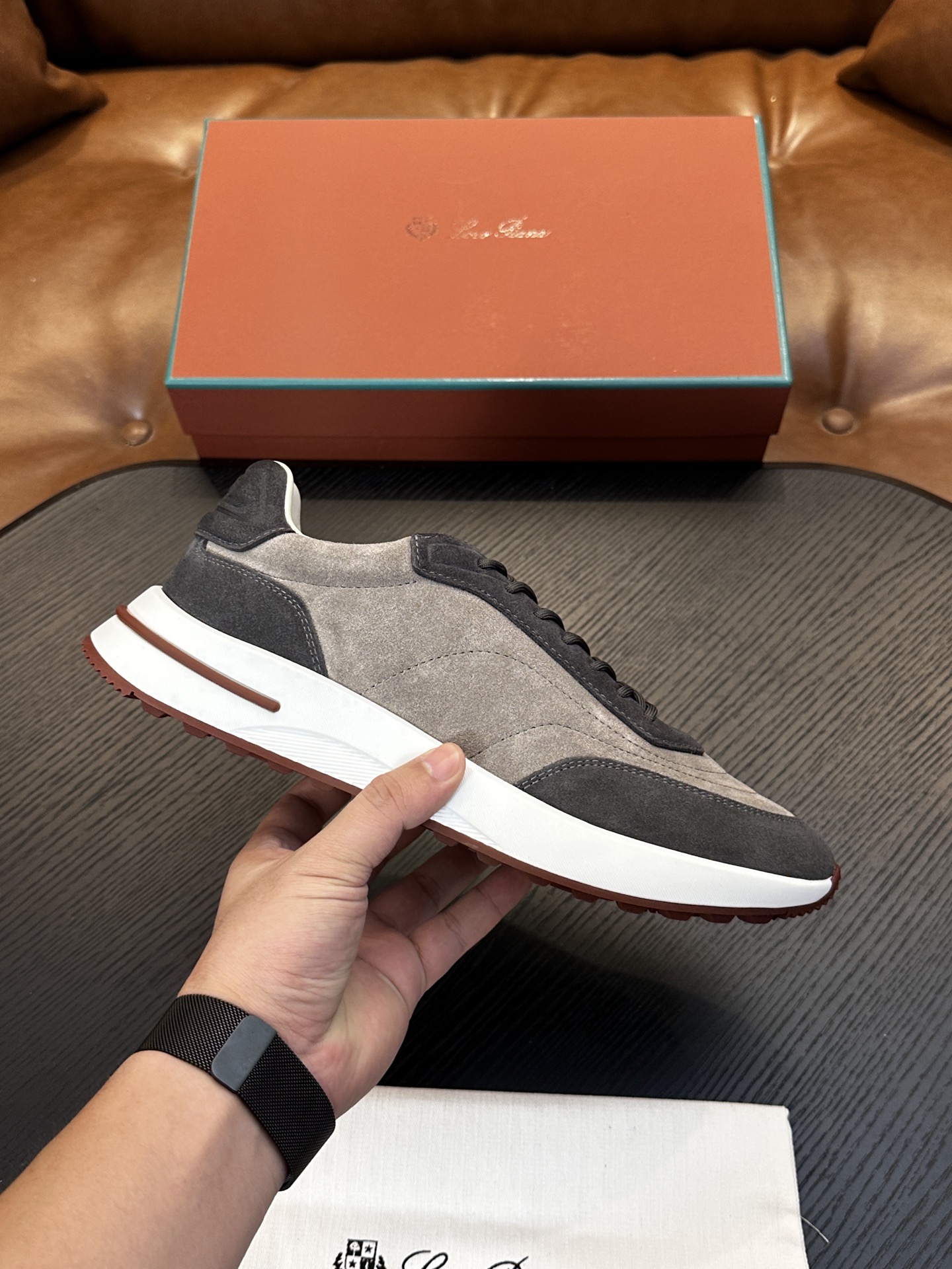 Loro Piana(诺悠翩雅)官网同款运动鞋｜一比一原版开模↔采用鞋面采用独特高丝光牛料制作工艺↔牛皮内里｜全方位一比