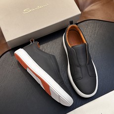 🌾Santoni(圣东尼)意大利男士手工小牛皮鞋出货!这个意大利纯手工鞋履品牌的每一双鞋设计简洁经典,上脚非常舒适百搭! 🌾Santoni(圣东尼)意大利男士手工小牛皮鞋出货!这个意大利纯手工鞋履品牌的每一双鞋设计简洁经典,上脚非常舒适百搭!