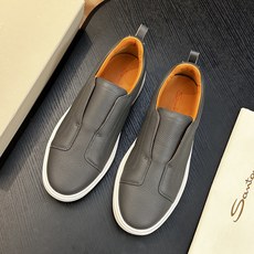 🌾Santoni(圣东尼)意大利男士手工小牛皮鞋出货!这个意大利纯手工鞋履品牌的每一双鞋设计简洁经典,上脚非常舒适百搭! 🌾Santoni(圣东尼)意大利男士手工小牛皮鞋出货!这个意大利纯手工鞋履品牌的每一双鞋设计简洁经典,上脚非常舒适百搭!