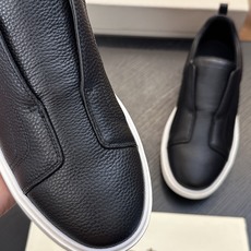 🌾Santoni(圣东尼)意大利男士手工小牛皮鞋出货!这个意大利纯手工鞋履品牌的每一双鞋设计简洁经典,上脚非常舒适百搭! 🌾Santoni(圣东尼)意大利男士手工小牛皮鞋出货!这个意大利纯手工鞋履品牌的每一双鞋设计简洁经典,上脚非常舒适百搭!