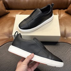 🌾Santoni(圣东尼)意大利男士手工小牛皮鞋出货!这个意大利纯手工鞋履品牌的每一双鞋设计简洁经典,上脚非常舒适百搭! 🌾Santoni(圣东尼)意大利男士手工小牛皮鞋出货!这个意大利纯手工鞋履品牌的每一双鞋设计简洁经典,上脚非常舒适百搭!