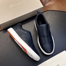🌾Santoni(圣东尼)意大利男士手工小牛皮鞋出货!这个意大利纯手工鞋履品牌的每一双鞋设计简洁经典,上脚非常舒适百搭! 🌾Santoni(圣东尼)意大利男士手工小牛皮鞋出货!这个意大利纯手工鞋履品牌的每一双鞋设计简洁经典,上脚非常舒适百搭!
