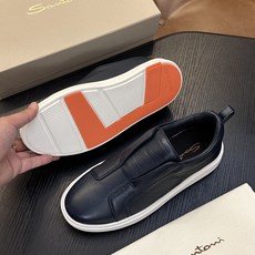 🌾Santoni(圣东尼)意大利男士手工小牛皮鞋出货!这个意大利纯手工鞋履品牌的每一双鞋设计简洁经典,上脚非常舒适百搭! 🌾Santoni(圣东尼)意大利男士手工小牛皮鞋出货!这个意大利纯手工鞋履品牌的每一双鞋设计简洁经典,上脚非常舒适百搭!