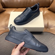 🌾Santoni(圣东尼)意大利男士手工小牛皮鞋出货!这个意大利纯手工鞋履品牌的每一双鞋设计简洁经典,上脚非常舒适百搭! 🌾Santoni(圣东尼)意大利男士手工小牛皮鞋出货!这个意大利纯手工鞋履品牌的每一双鞋设计简洁经典,上脚非常舒适百搭!