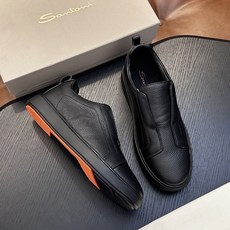 🌾Santoni(圣东尼)意大利男士手工小牛皮鞋出货!这个意大利纯手工鞋履品牌的每一双鞋设计简洁经典,上脚非常舒适百搭! 🌾Santoni(圣东尼)意大利男士手工小牛皮鞋出货!这个意大利纯手工鞋履品牌的每一双鞋设计简洁经典,上脚非常舒适百搭!