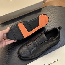 🌾Santoni(圣东尼)意大利男士手工小牛皮鞋出货!这个意大利纯手工鞋履品牌的每一双鞋设计简洁经典,上脚非常舒适百搭! 🌾Santoni(圣东尼)意大利男士手工小牛皮鞋出货!这个意大利纯手工鞋履品牌的每一双鞋设计简洁经典,上脚非常舒适百搭!