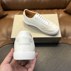 【新款】GIORGIOARMANI(乔治阿玛尼主线)绒面革撞色后跟运动鞋 此款GIORGIOARMANI休闲鞋打造舒适轻 【新款】GIORGIOARMANI(乔治阿玛尼主线)绒面革撞色后跟运动鞋 此款GIORGIOARMANI休闲鞋打造舒适轻
