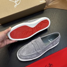 (定做不退换)Christian Louboutin(红底鞋)意大利男士休闲板鞋出货!这个意大利纯手工鞋履品牌的每一双鞋 (定做不退换)Christian Louboutin(红底鞋)意大利男士休闲板鞋出货!这个意大利纯手工鞋履品牌的每一双鞋