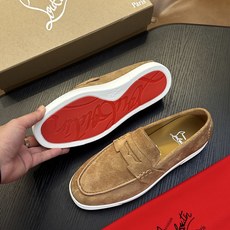 (定做不退换)Christian Louboutin(红底鞋)意大利男士休闲板鞋出货!这个意大利纯手工鞋履品牌的每一双鞋 (定做不退换)Christian Louboutin(红底鞋)意大利男士休闲板鞋出货!这个意大利纯手工鞋履品牌的每一双鞋