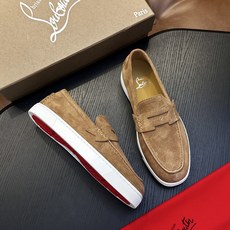 (定做不退换)Christian Louboutin(红底鞋)意大利男士休闲板鞋出货!这个意大利纯手工鞋履品牌的每一双鞋 (定做不退换)Christian Louboutin(红底鞋)意大利男士休闲板鞋出货!这个意大利纯手工鞋履品牌的每一双鞋