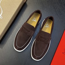 (定做不退换)Christian Louboutin(红底鞋)意大利男士休闲板鞋出货!这个意大利纯手工鞋履品牌的每一双鞋 (定做不退换)Christian Louboutin(红底鞋)意大利男士休闲板鞋出货!这个意大利纯手工鞋履品牌的每一双鞋