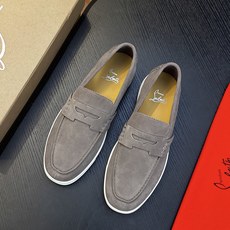 (定做不退换)Christian Louboutin(红底鞋)意大利男士休闲板鞋出货!这个意大利纯手工鞋履品牌的每一双鞋 (定做不退换)Christian Louboutin(红底鞋)意大利男士休闲板鞋出货!这个意大利纯手工鞋履品牌的每一双鞋
