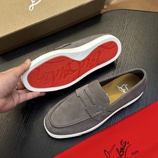(定做不退换)Christian Louboutin(红底鞋)意大利男士休闲板鞋出货!这个意大利纯手工鞋履品牌的每一双鞋 (定做不退换)Christian Louboutin(红底鞋)意大利男士休闲板鞋出货!这个意大利纯手工鞋履品牌的每一双鞋