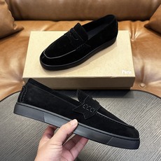 (定做不退换)Christian Louboutin(红底鞋)意大利男士休闲板鞋出货!这个意大利纯手工鞋履品牌的每一双鞋 (定做不退换)Christian Louboutin(红底鞋)意大利男士休闲板鞋出货!这个意大利纯手工鞋履品牌的每一双鞋