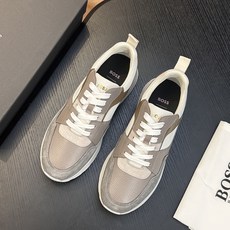 新款boss男士休闲男凉拖鞋 此款boss凉拖鞋鞋面料采用意大利进口牛皮内里和鞋垫皮也是同等级皮革 减肥脚廋都可以驾驭 新款boss男士休闲男凉拖鞋 此款boss凉拖鞋鞋面料采用意大利进口牛皮内里和鞋垫皮也是同等级皮革 减肥脚廋都可以驾驭