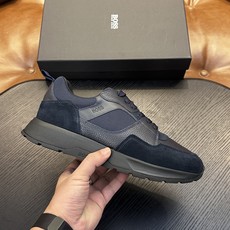 新款boss男士休闲男凉拖鞋 此款boss凉拖鞋鞋面料采用意大利进口牛皮内里和鞋垫皮也是同等级皮革 减肥脚廋都可以驾驭 新款boss男士休闲男凉拖鞋 此款boss凉拖鞋鞋面料采用意大利进口牛皮内里和鞋垫皮也是同等级皮革 减肥脚廋都可以驾驭