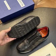 J.M.WESTON经典款慢跑鞋,男士系带休闲鞋运动鞋,隆重推出新秀。 关于J.M. Weston,1891年创立于法国 J.M.WESTON经典款慢跑鞋,男士系带休闲鞋运动鞋,隆重推出新秀。 关于J.M. Weston,1891年创立于法国