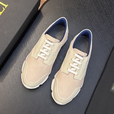 Zilli意大利男士手工小牛皮鞋出货!这个意大利纯手工鞋履品牌的每一双鞋设计简洁经典,上脚非常舒适百搭! 用“新贵”来形 Zilli意大利男士手工小牛皮鞋出货!这个意大利纯手工鞋履品牌的每一双鞋设计简洁经典,上脚非常舒适百搭! 用“新贵”来形