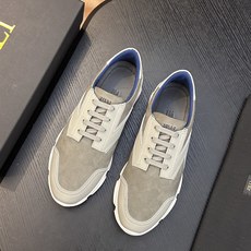 Zilli意大利男士手工小牛皮鞋出货!这个意大利纯手工鞋履品牌的每一双鞋设计简洁经典,上脚非常舒适百搭! 用“新贵”来形 Zilli意大利男士手工小牛皮鞋出货!这个意大利纯手工鞋履品牌的每一双鞋设计简洁经典,上脚非常舒适百搭! 用“新贵”来形