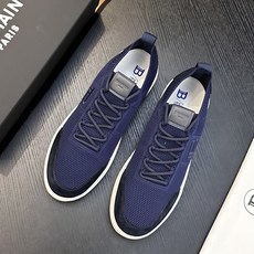 BALMAIN巴尔曼B-Skate运动鞋 B-Skate 多材质拼接撞色运动鞋 ,鞋面饰有黑色鞋带,皮革拼接鞋舌点缀 B BALMAIN巴尔曼B-Skate运动鞋 B-Skate 多材质拼接撞色运动鞋 ,鞋面饰有黑色鞋带,皮革拼接鞋舌点缀 B