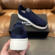 BALMAIN巴尔曼B-Skate运动鞋 B-Skate 多材质拼接撞色运动鞋 ,鞋面饰有黑色鞋带,皮革拼接鞋舌点缀 B BALMAIN巴尔曼B-Skate运动鞋 B-Skate 多材质拼接撞色运动鞋 ,鞋面饰有黑色鞋带,皮革拼接鞋舌点缀 B